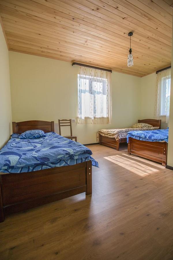Hotel Nini Kazbegi Exteriör bild