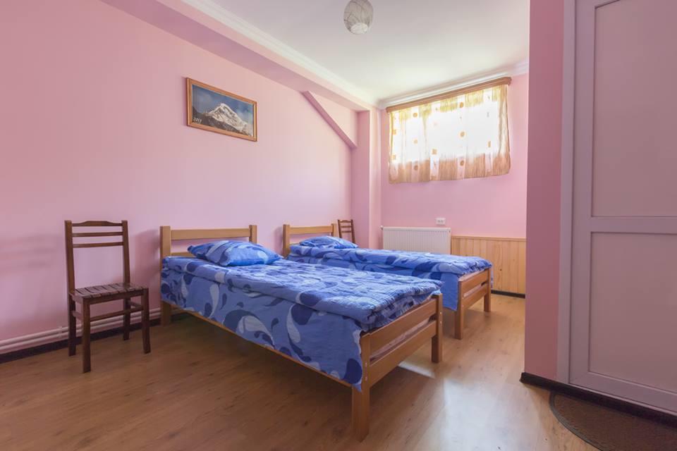 Hotel Nini Kazbegi Exteriör bild